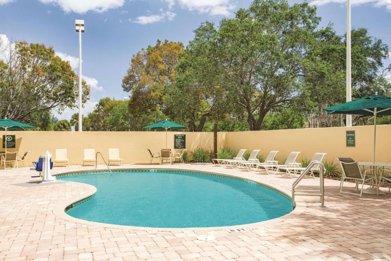 La Quinta By Wyndham Fort Lauderdale Tamarac Exterior foto